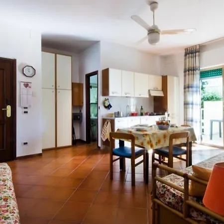 Casavacanze Internazionale 公寓式酒店 3*