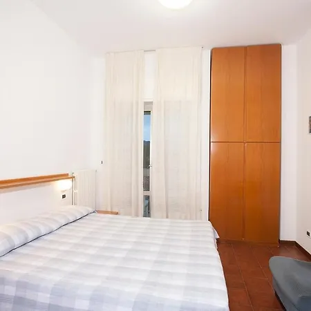 Casavacanze Internazionale 3* 迪亚诺马里纳