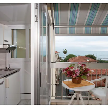 Apartmanhotel Casavacanze Internazionale 3*