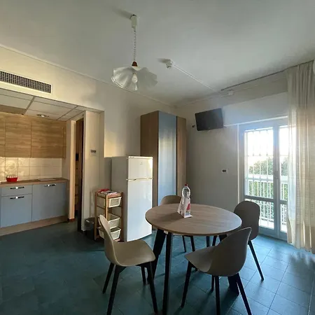Casavacanze Internazionale 3* ディアーノ・マリーナ