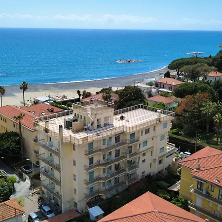 Apartmanhotel Casavacanze Internazionale Diano Marina