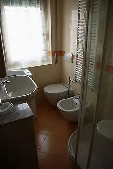 Casavacanze Internazionale 公寓式酒店 3*