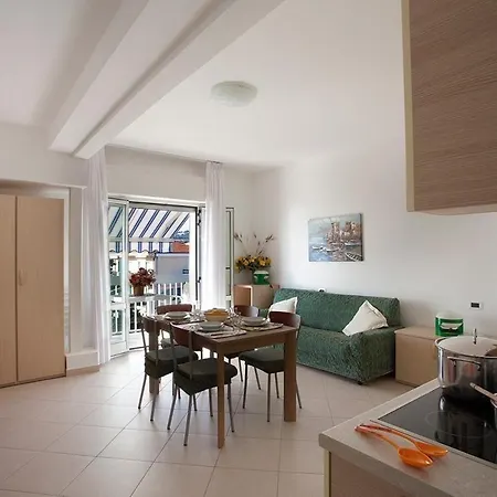 Apartmanhotel Casavacanze Internazionale Diano Marina