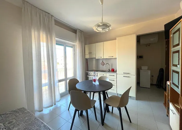 Casavacanze Internazionale 3* ディアーノ・マリーナ